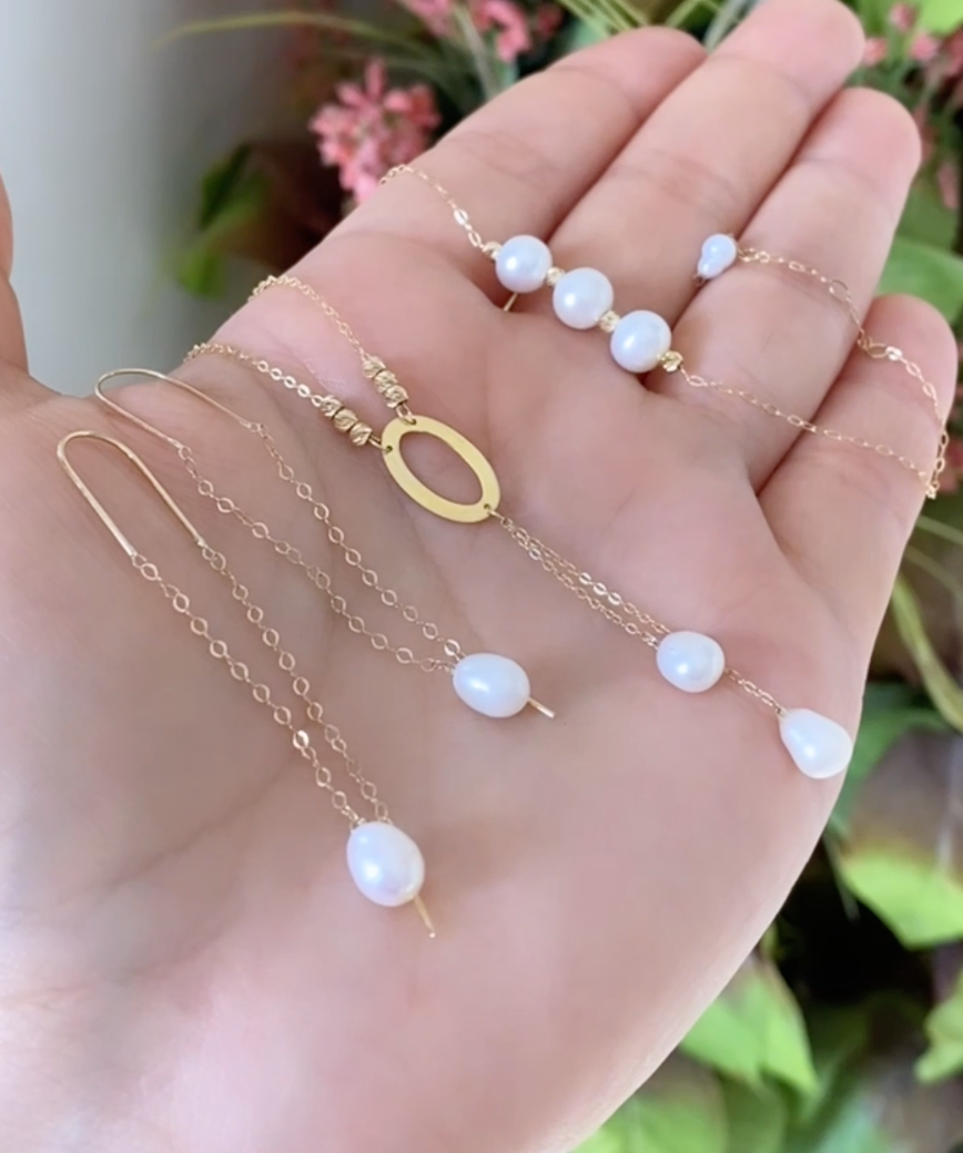 Ensemble Fressia en Or 18k - Collier , Gourmette et Boucles d'oreilles !